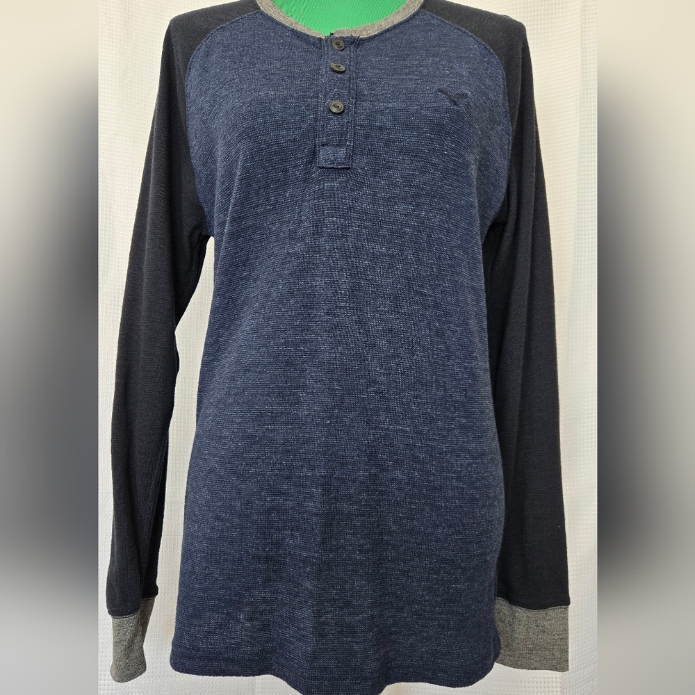 American Eagle Outfitters Navy and Gray Long Sleeve Henley